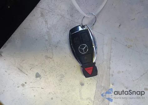 2013 Mercedes-Benz C 300 Sport 4Matic z USA, uszkodzony, nr VIN WDDGF8AB6DG131643